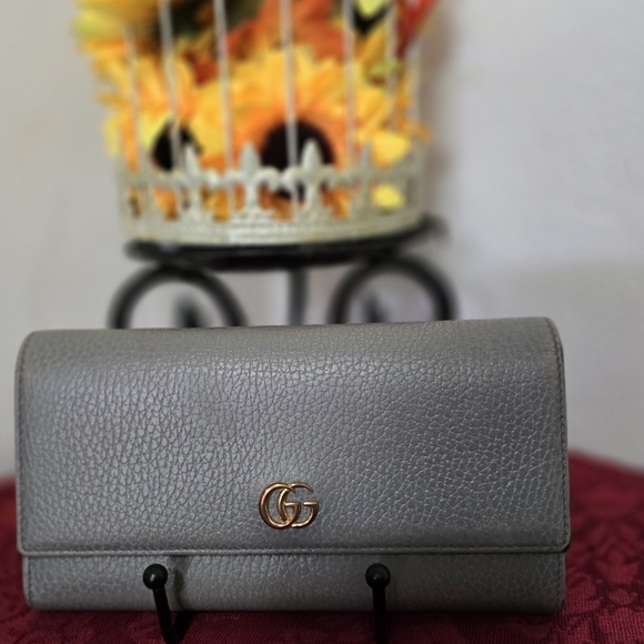 Gucci Handbags - Gucci grey marmont bifold wallet